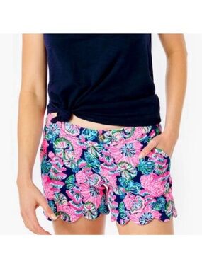 Lilly Pulitzer Buttercup Scallop Shorts in Oyster Bay Navy Shroom with a View